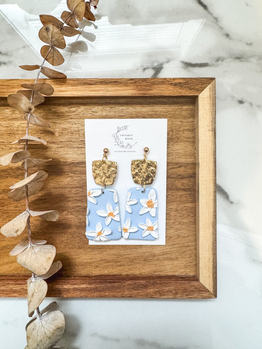 Blue daisy dangles | clay earrings | Spring Floral Collection