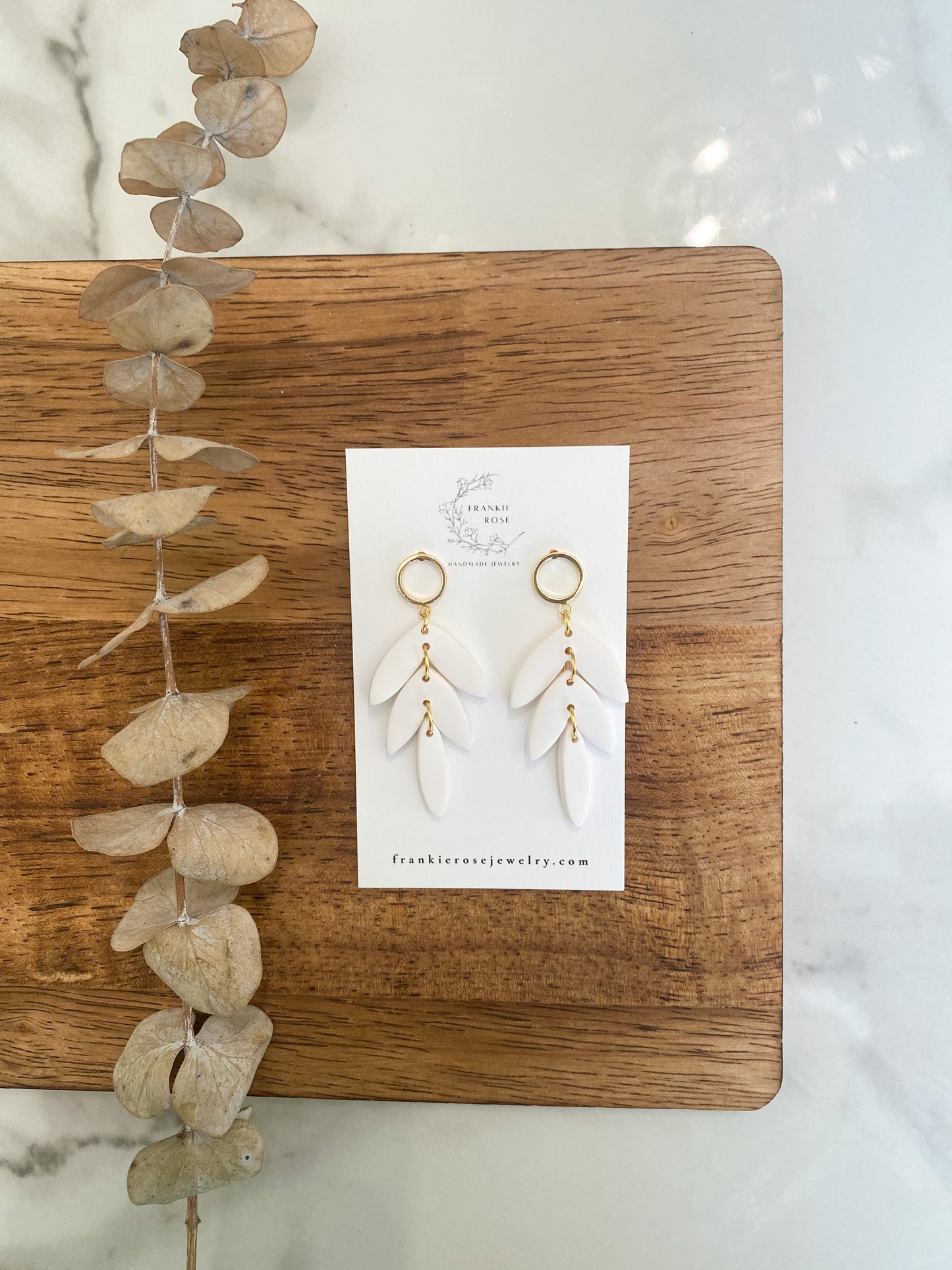 Neutral colored dangly leafs | clay earrings